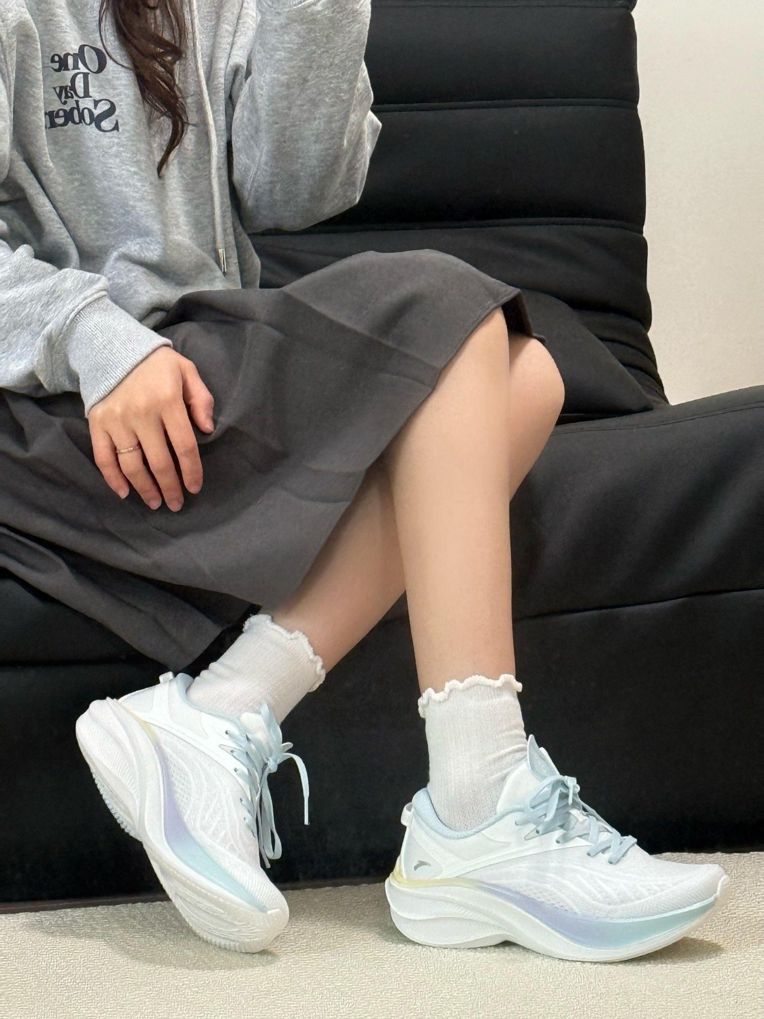 这双薄荷冰蓝跑鞋谁懂啊!越看越春天🍃